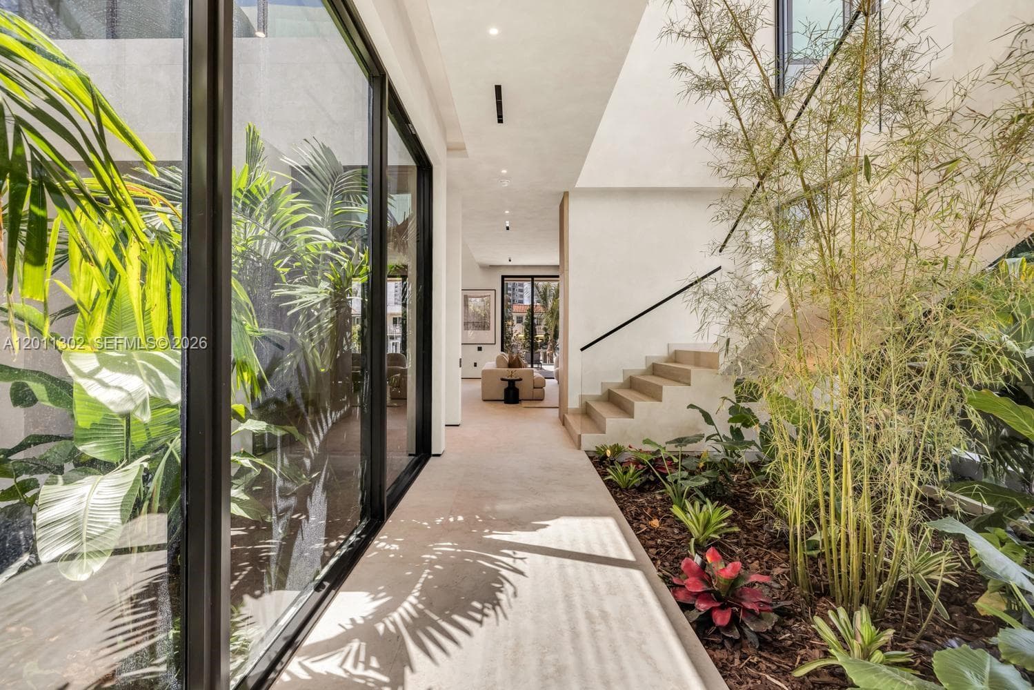 2006 NE 124th St, North Miami FL 33181 — 29