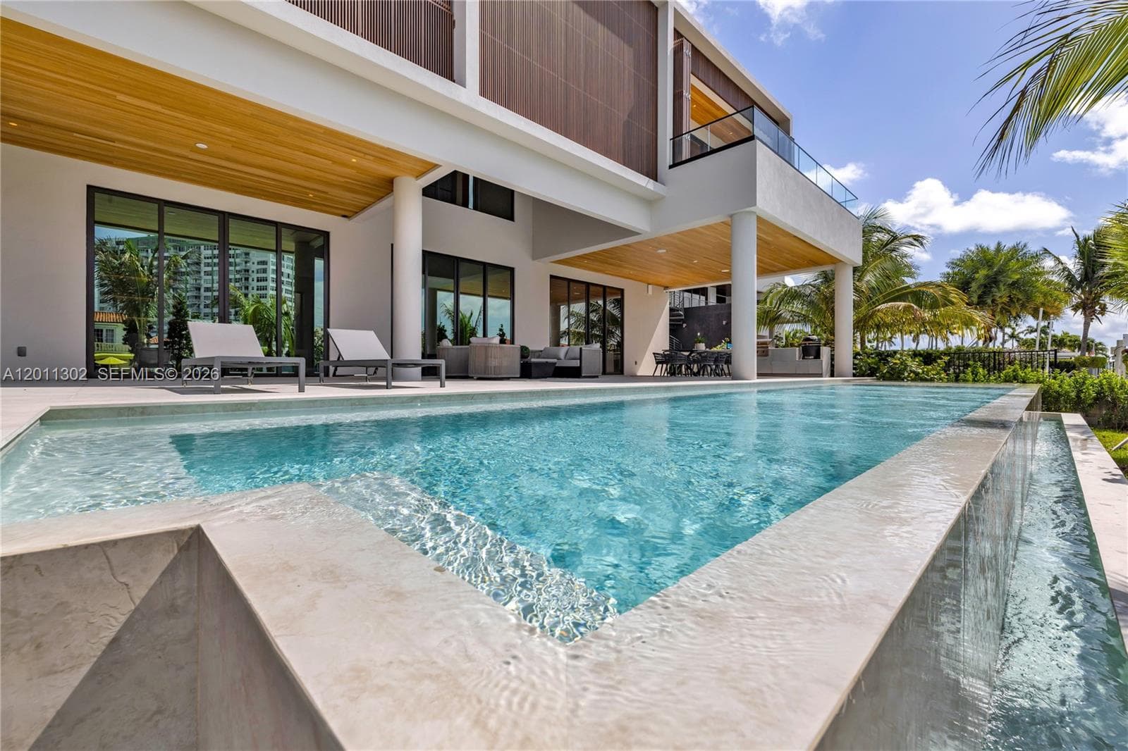 2006 NE 124th St, North Miami FL 33181 — 8
