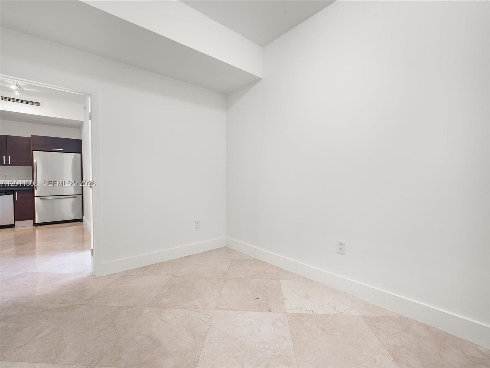 3250 Grand Ave # 506, Miami FL 33133 — 10