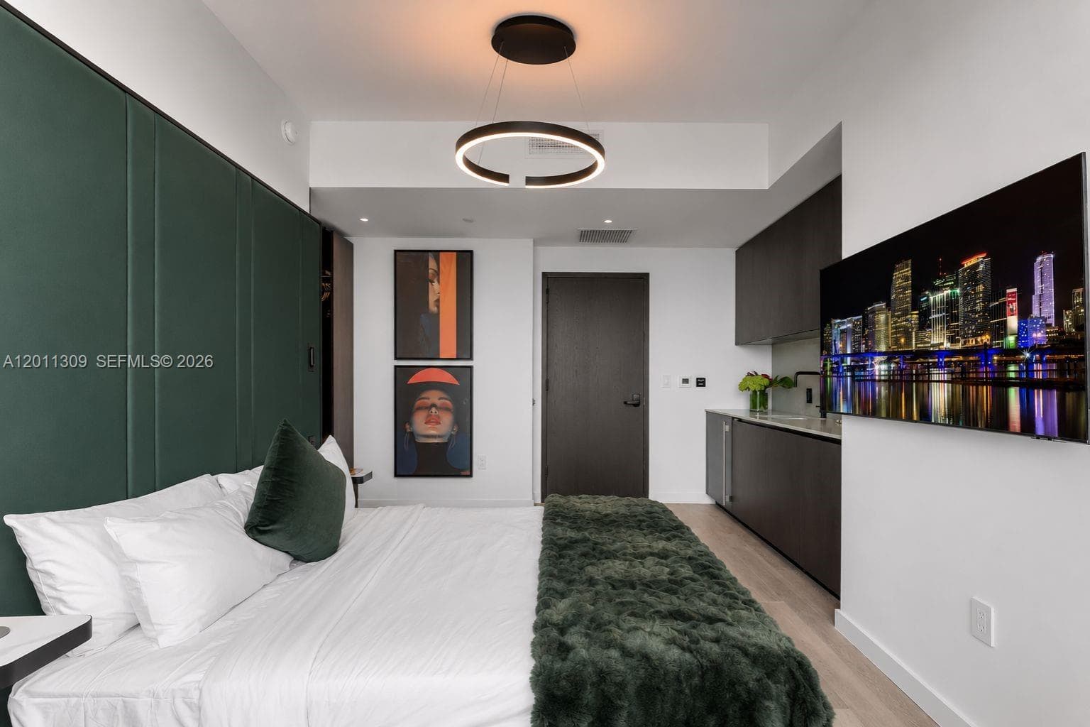 20 NE 11 ST # 3410, Miami FL 33132 — 16