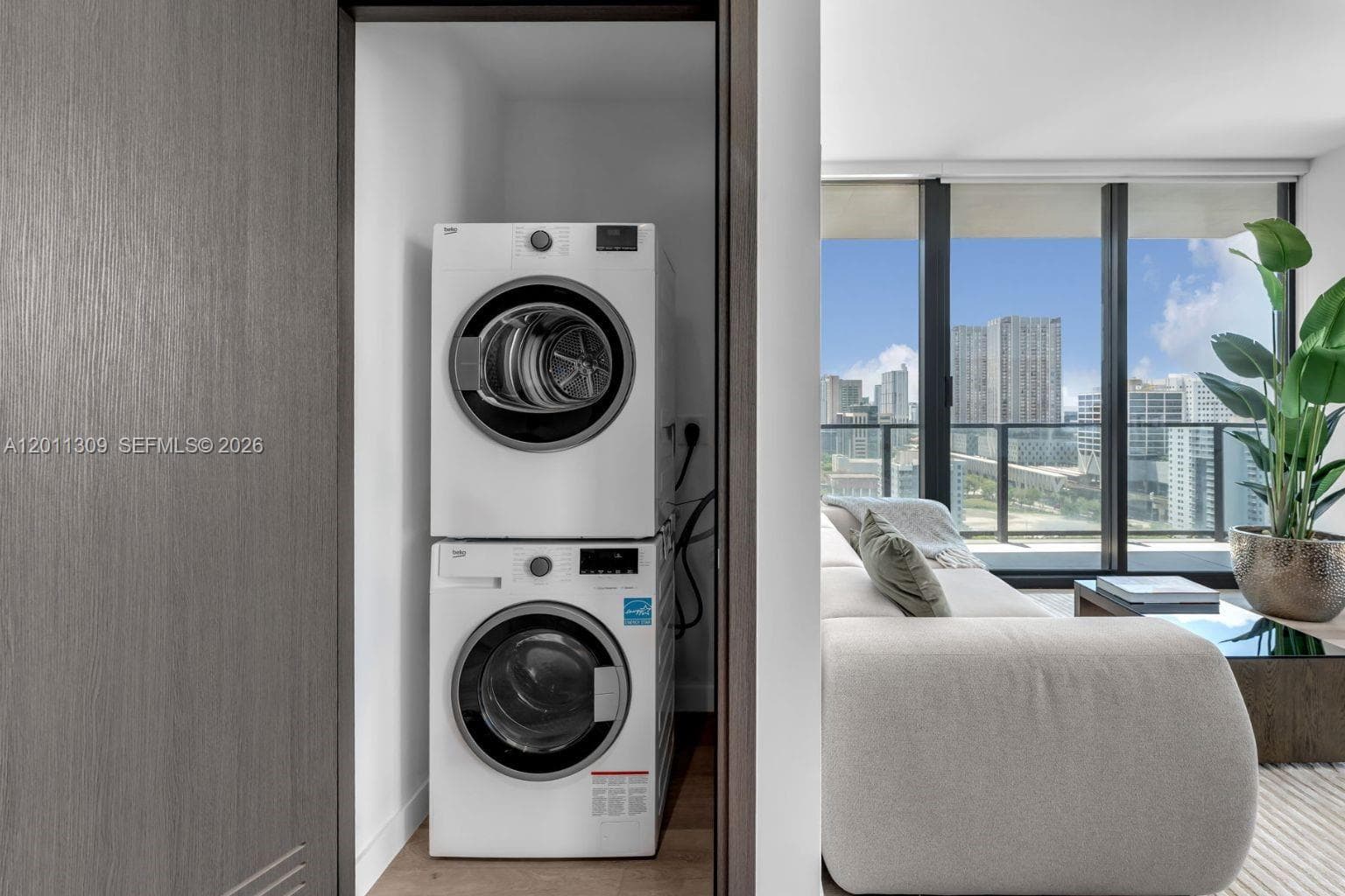 20 NE 11 ST # 3410, Miami FL 33132 — 8