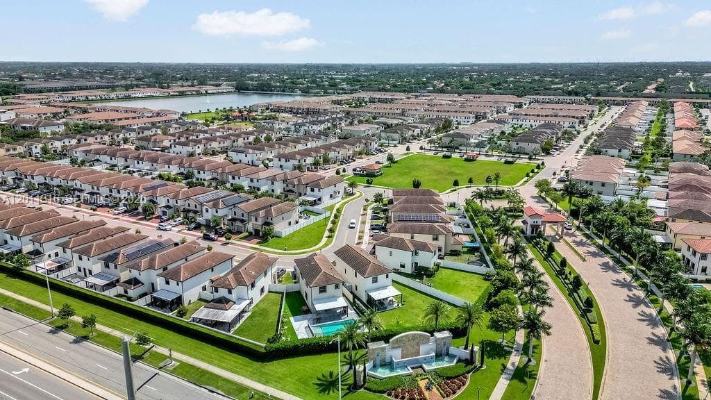 10657 W 32nd Ln, Hialeah FL 33018 — 42