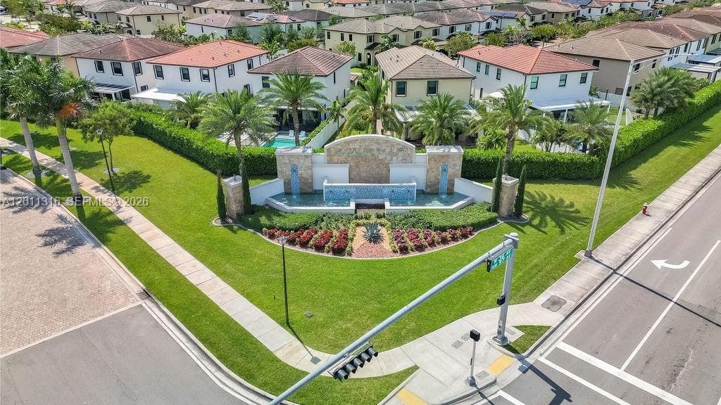 10657 W 32nd Ln, Hialeah FL 33018 — 43