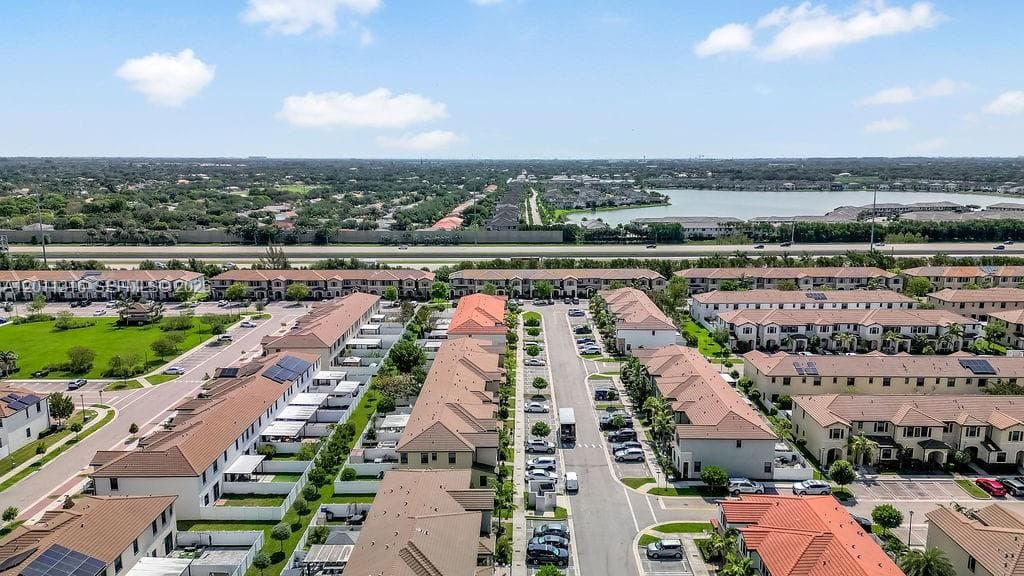 10657 W 32nd Ln, Hialeah FL 33018 — 38