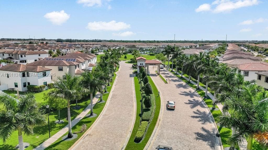 10657 W 32nd Ln, Hialeah FL 33018 — 44