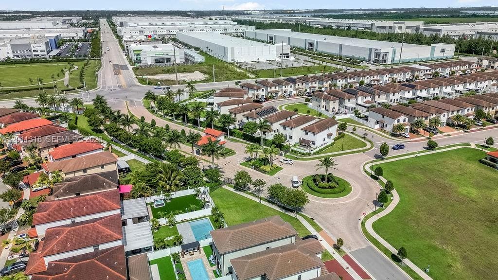 10657 W 32nd Ln, Hialeah FL 33018 — 40