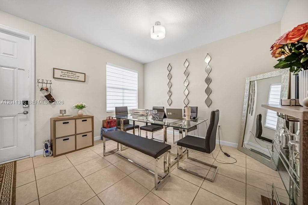 10657 W 32nd Ln, Hialeah FL 33018 — 4