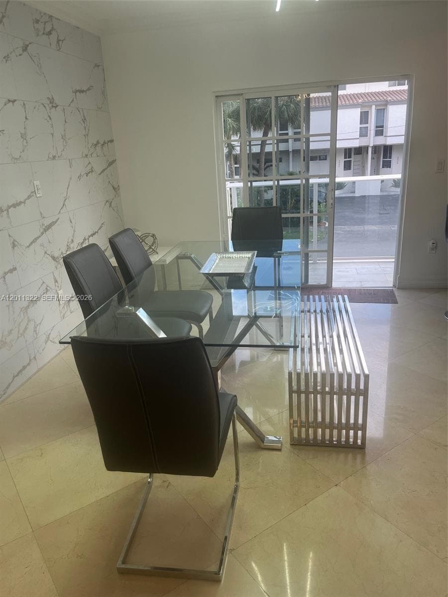 3915 NE 168th St # 3915, North Miami Beach FL 33160 — 18