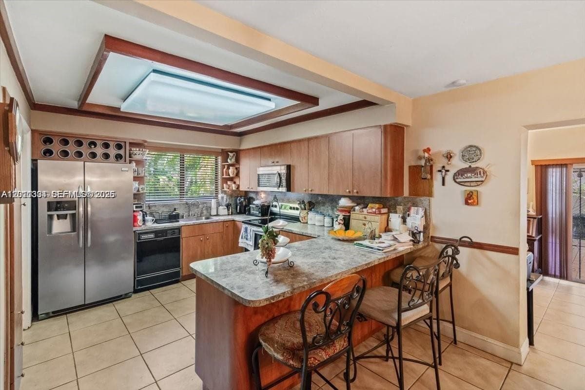 6385 SW 25th St, Miami FL 33155 — 6