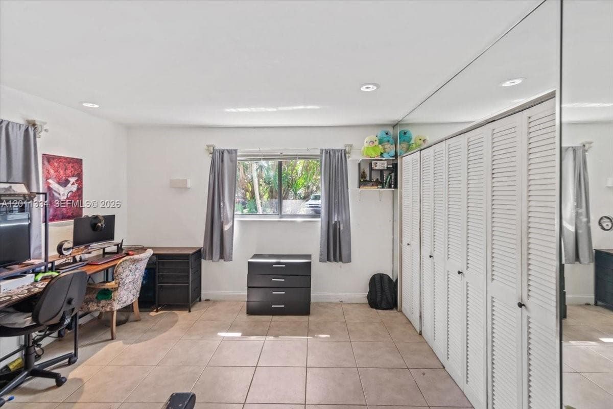 6385 SW 25th St, Miami FL 33155 — 12