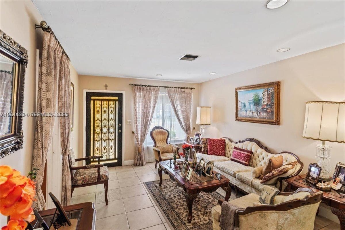 6385 SW 25th St, Miami FL 33155 — 5