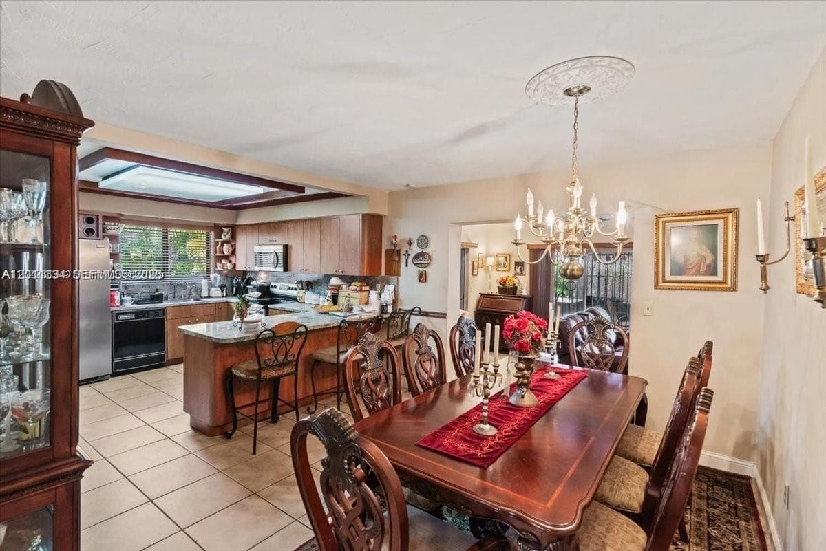 6385 SW 25th St, Miami FL 33155 — 8