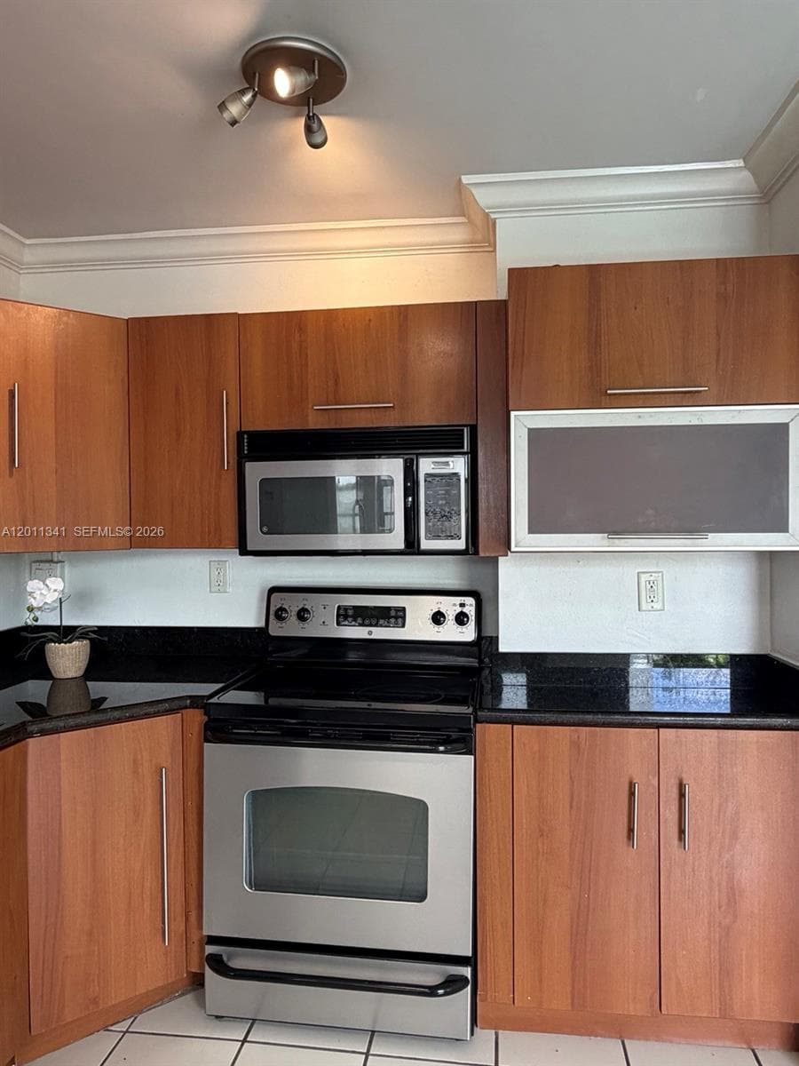 820 Salzedo St # 202, Coral Gables FL 33134 — 2