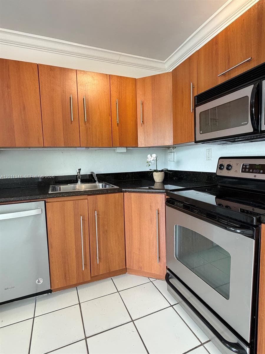 820 Salzedo St # 202, Coral Gables FL 33134 — 3