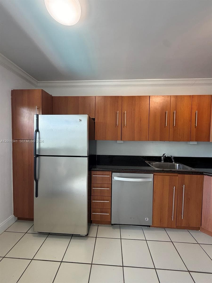 820 Salzedo St # 202, Coral Gables FL 33134 — 4