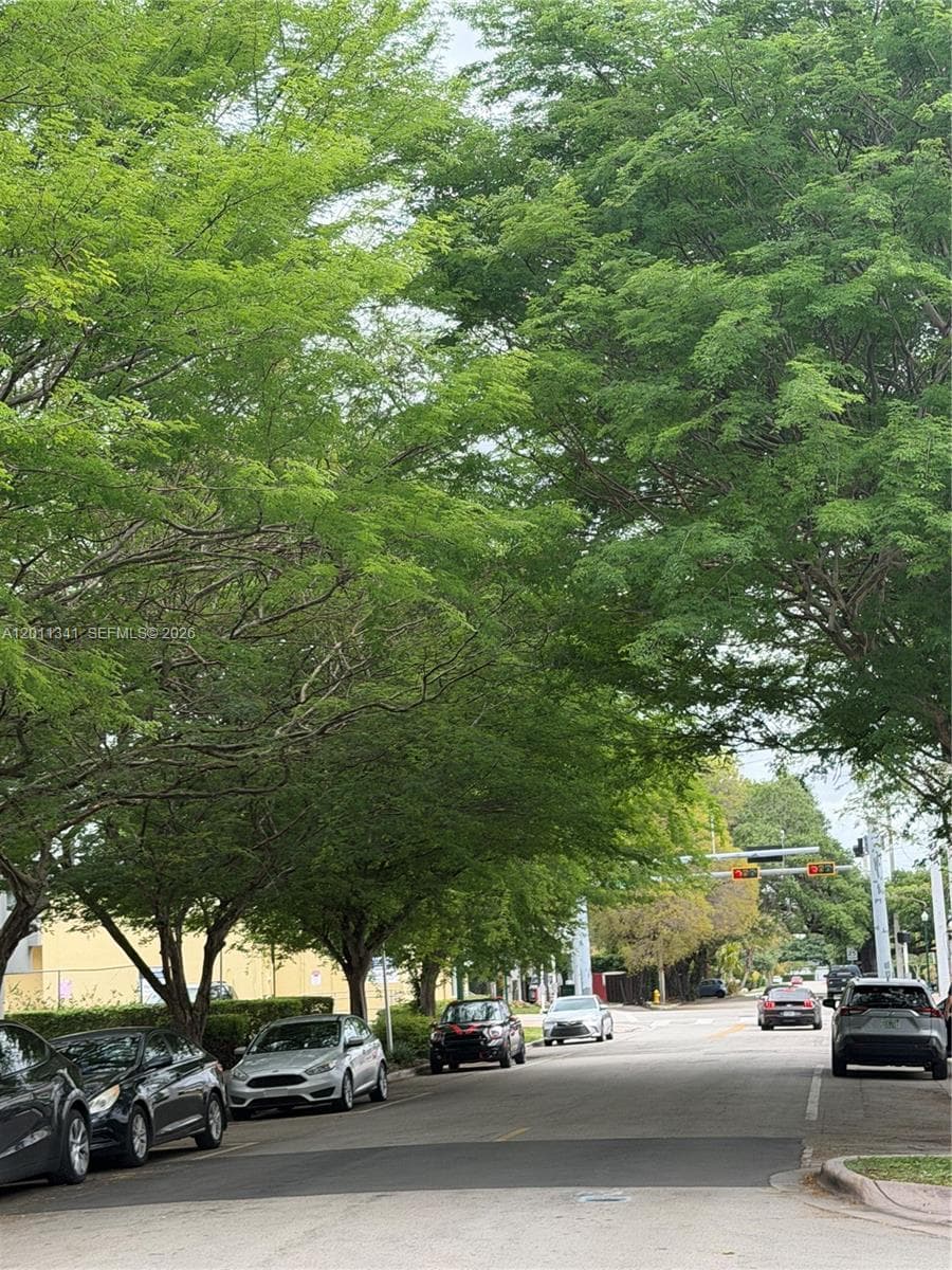 820 Salzedo St # 202, Coral Gables FL 33134 — 25