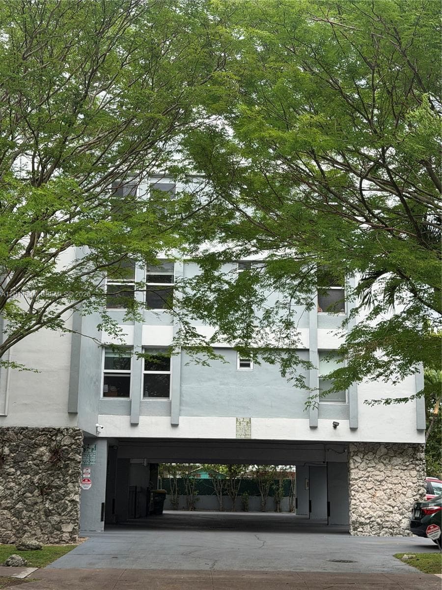 820 Salzedo St # 202, Coral Gables FL 33134 — 21