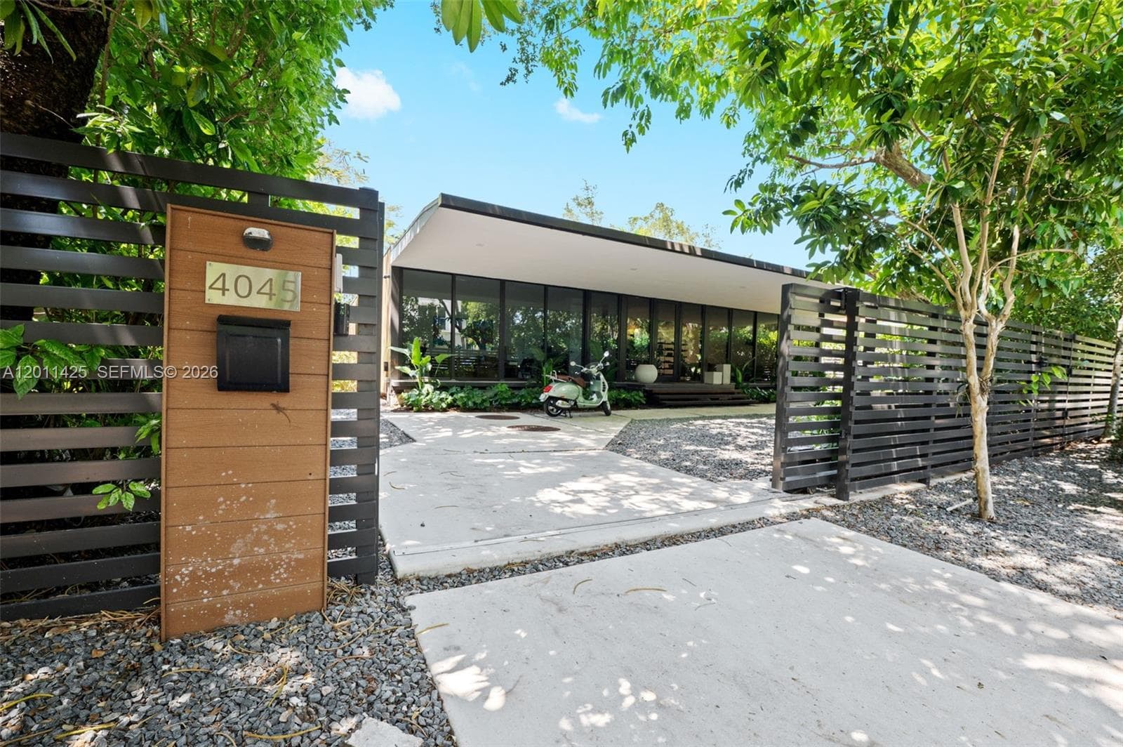 4045 Bonita Ave, Miami FL 33133 — 1