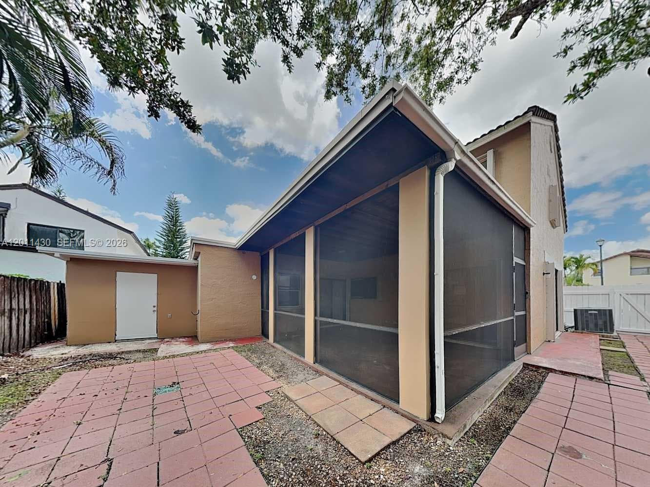 Pueblo Del Sol Sec 6, Miami, FL — 23
