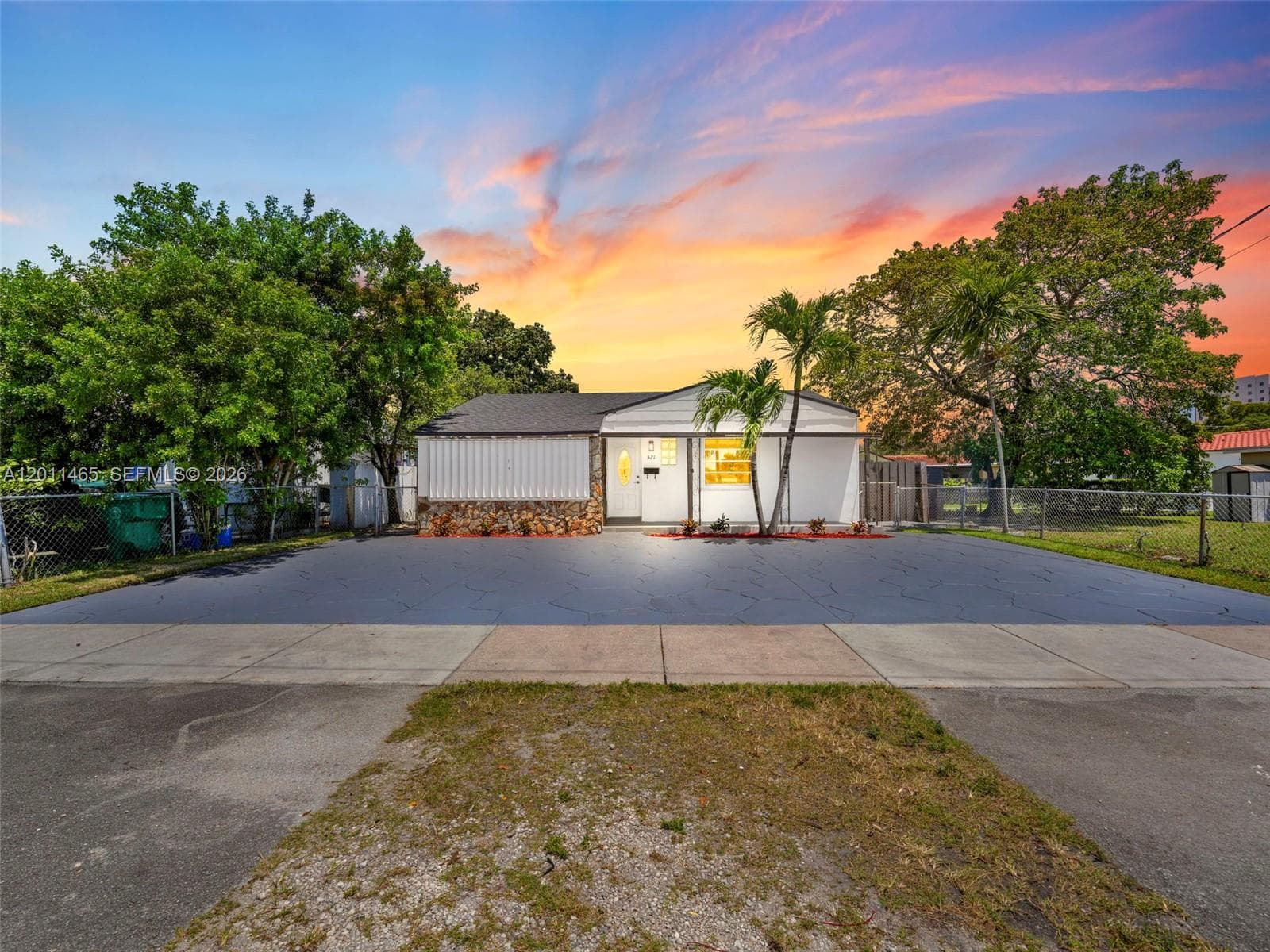 521 SW 64th Ct, Miami FL 33144 — 1