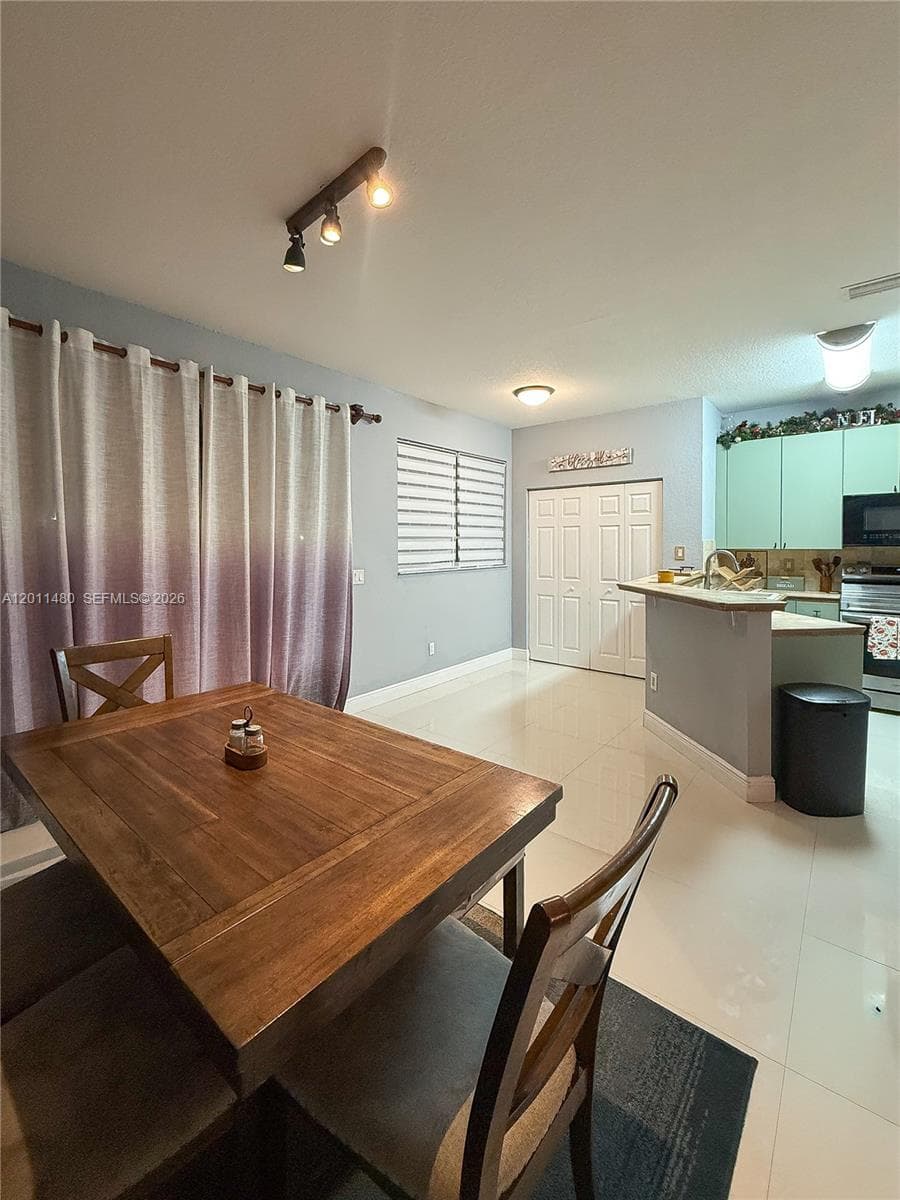 639 NE 21st Ave, Homestead FL 33033 — 5