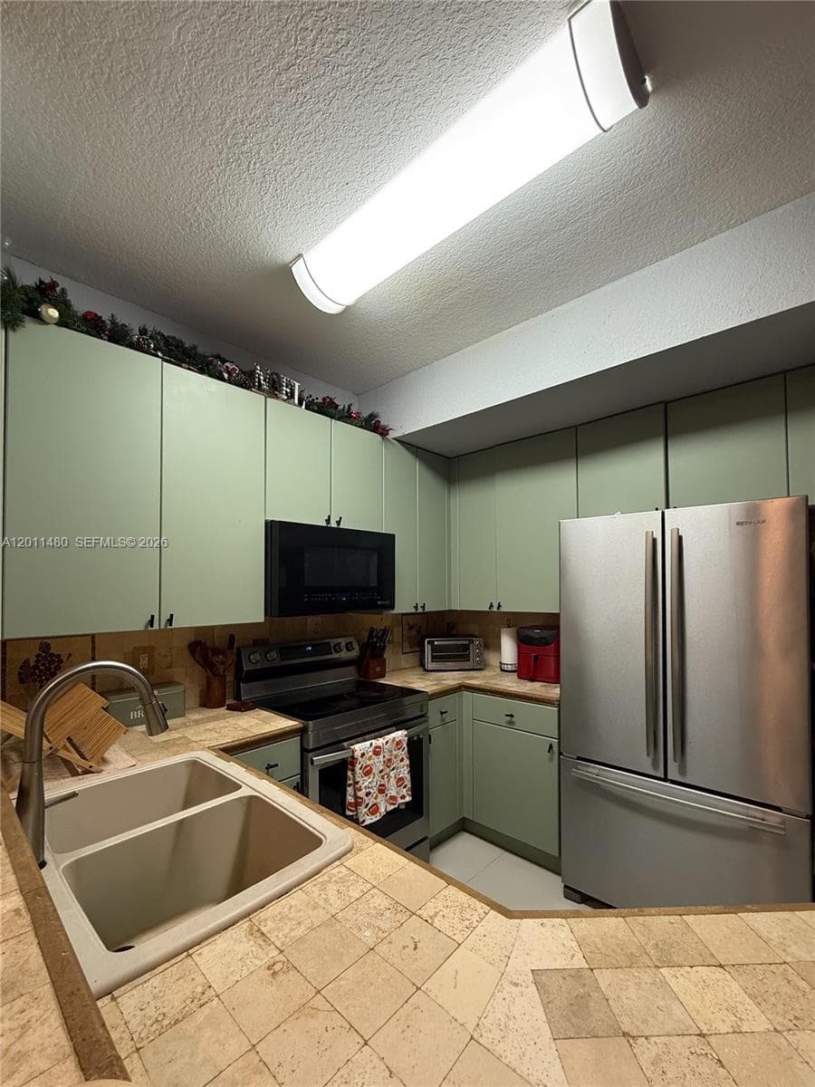 639 NE 21st Ave, Homestead FL 33033 — 4
