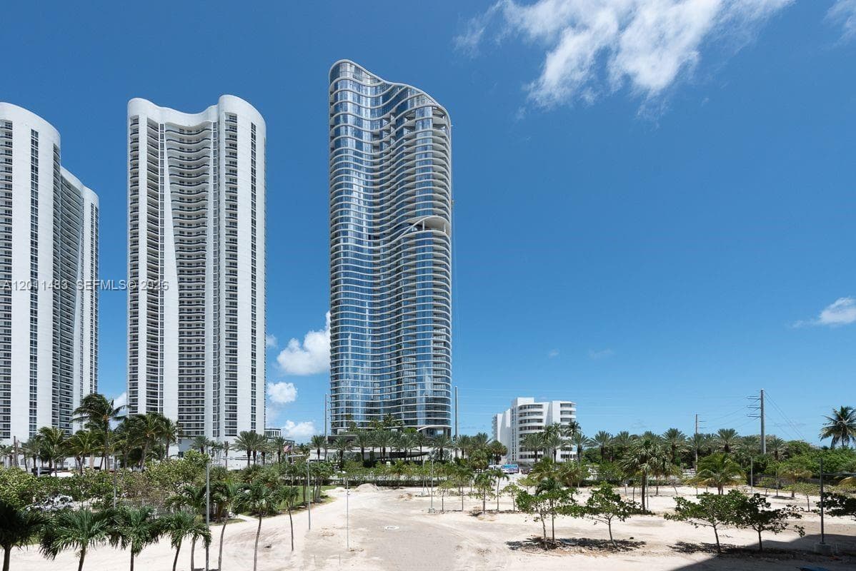 100 Bayview Dr # 210, Sunny Isles Beach FL 33160 — 14