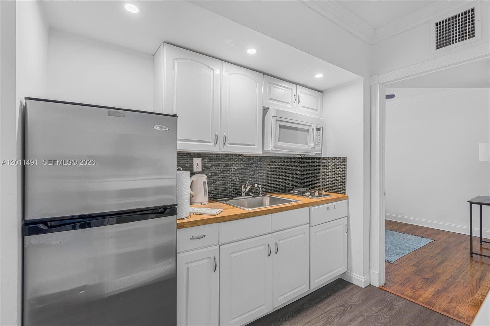 1555 Pennsylvania Ave # 209, Miami Beach FL 33139 — 5