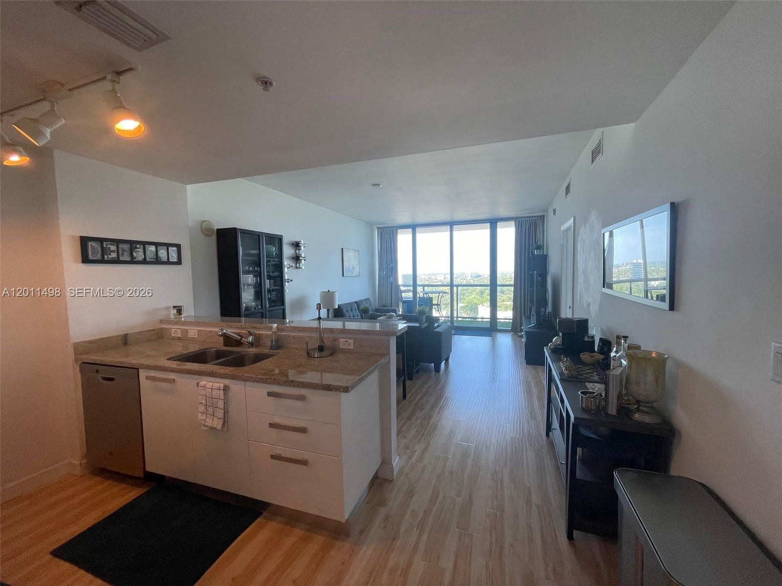601 NE 36th St # 1705, Miami FL 33137 — 8