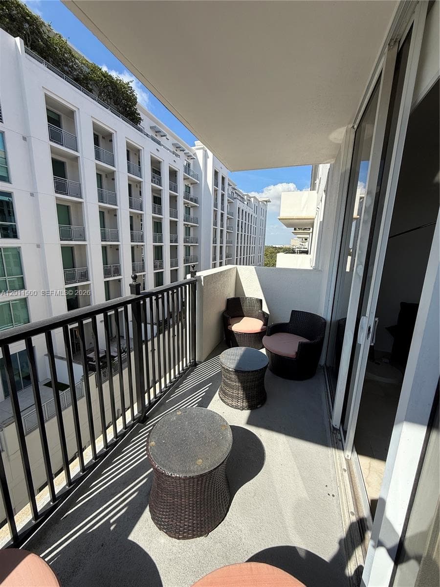4100 Salzedo St # 811, Coral Gables FL 33146 — 37