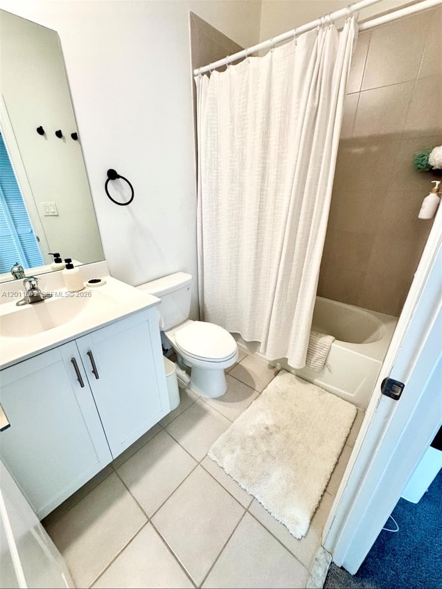 21443 NE 2nd Path # 21443, Miami FL 33179 — 22