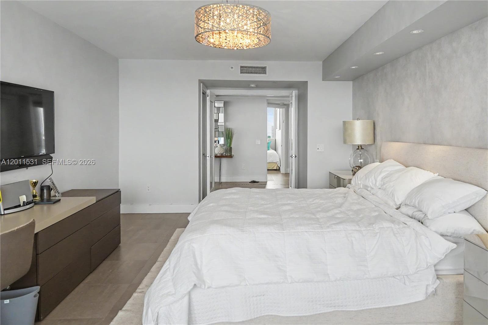 17555 Collins Ave # 2501, Sunny Isles Beach FL 33160 — 18