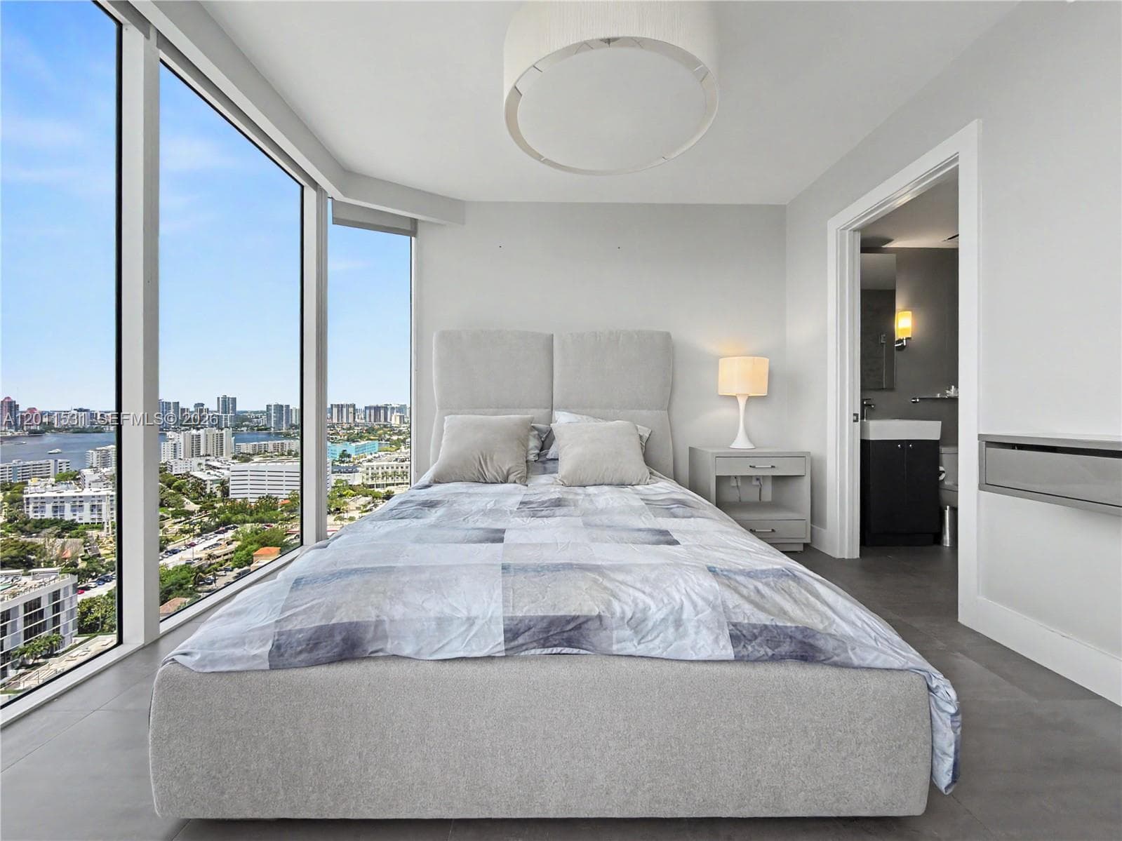17555 Collins Ave # 2501, Sunny Isles Beach FL 33160 — 25