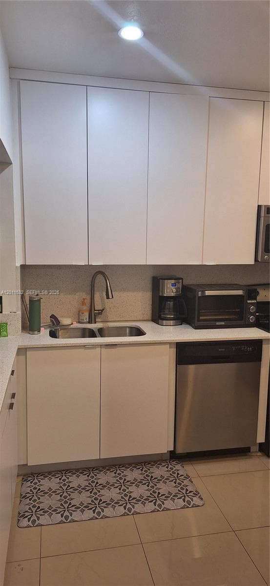437 swan avenue, Miami Springs FL 33166 — 32