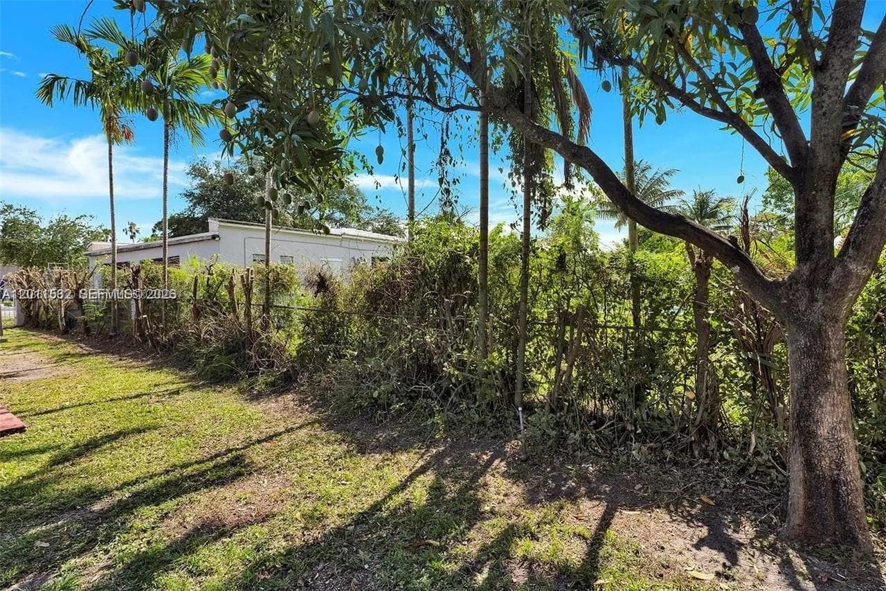 437 swan avenue, Miami Springs FL 33166 — 11