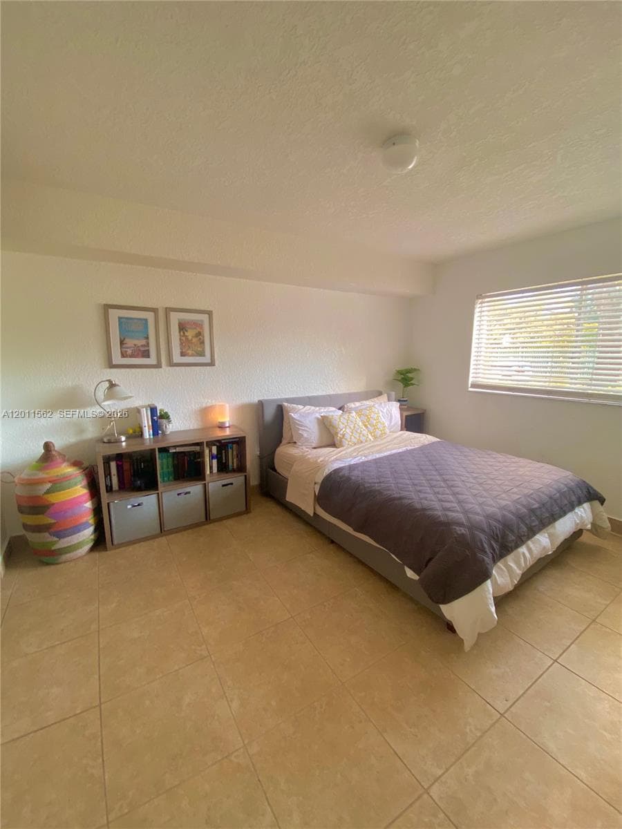 445 SW 11th St # 107, Miami FL 33130 — 2
