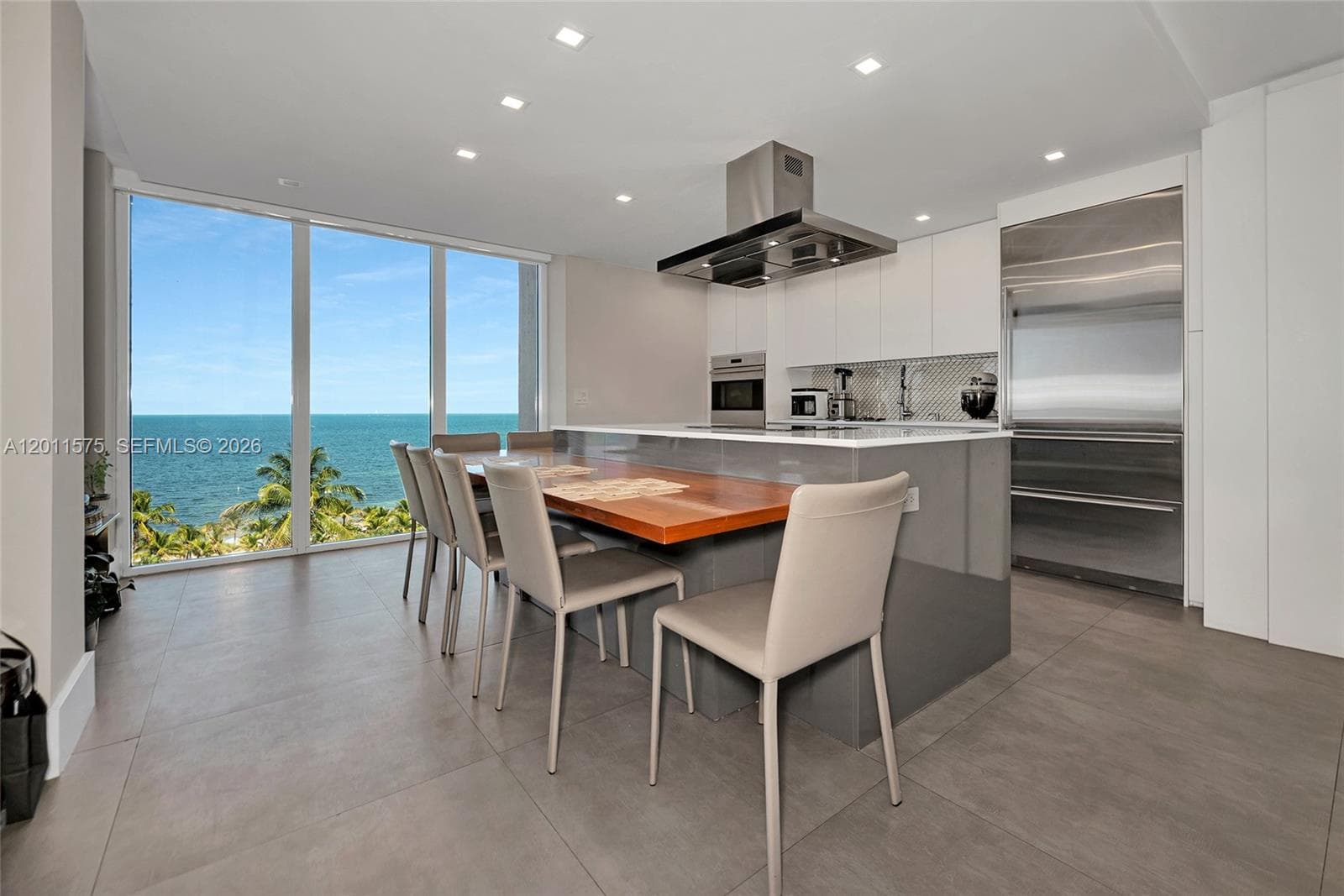 881 Ocean Dr # 7D, Key Biscayne FL 33149 — 17