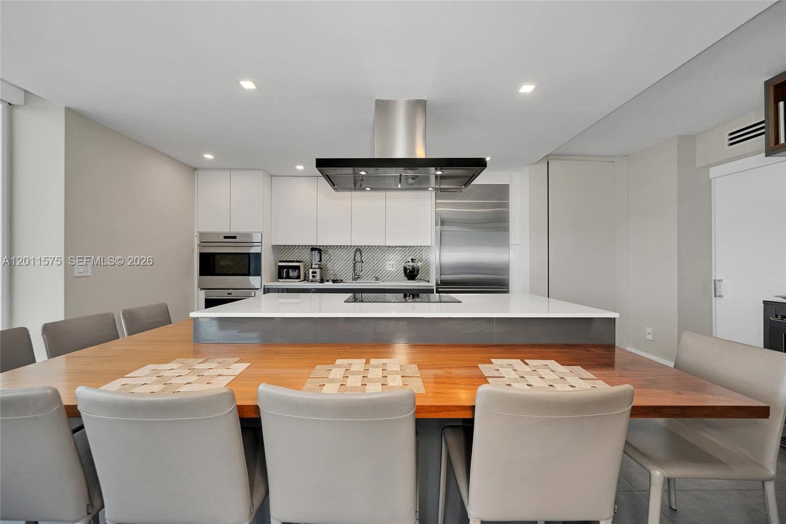 881 Ocean Dr # 7D, Key Biscayne FL 33149 — 22