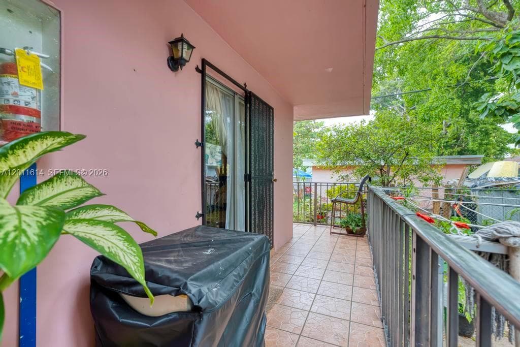 519 NW 10th Ave, Miami FL 33136 — 2