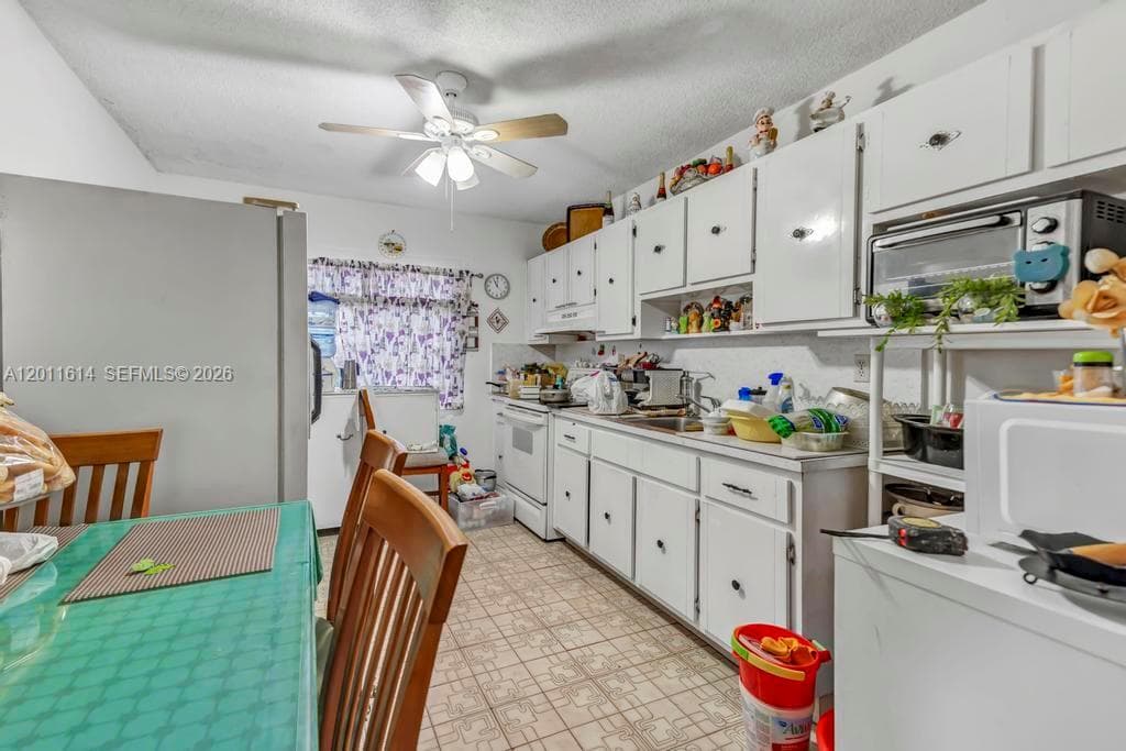 519 NW 10th Ave, Miami FL 33136 — 22