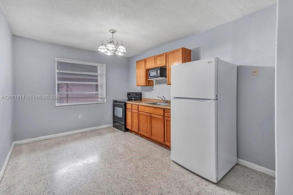 519 NW 10th Ave, Miami FL 33136 — 7