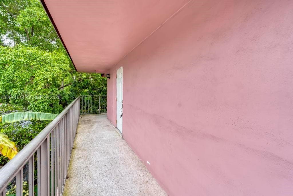 519 NW 10th Ave, Miami FL 33136 — 3