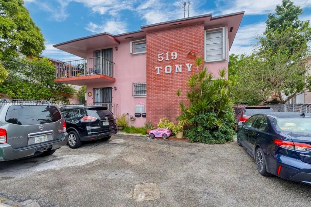 519 NW 10th Ave, Miami FL 33136 — 1