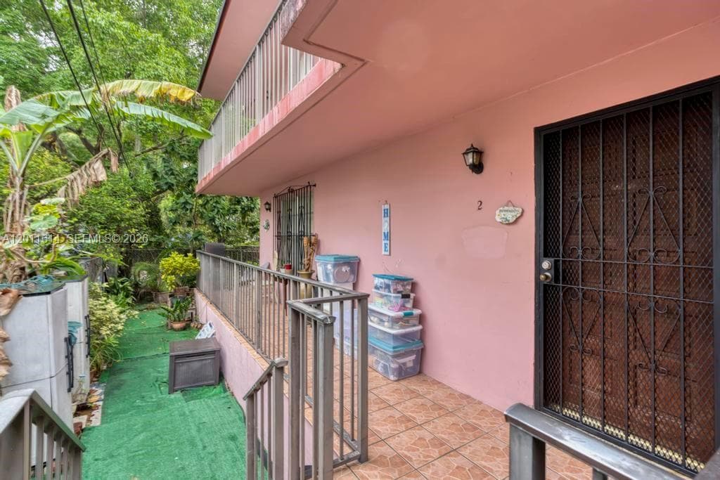 519 NW 10th Ave, Miami FL 33136 — 29