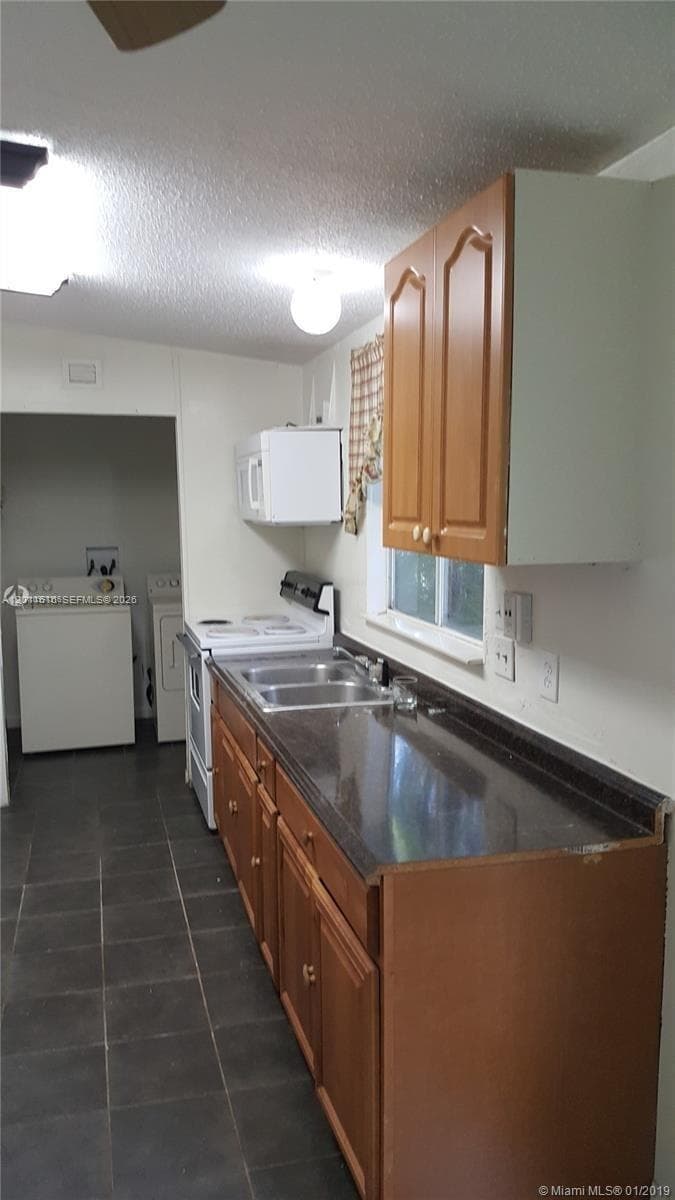 19800 SW 180th Ave # 32, Miami FL 33187 — 5