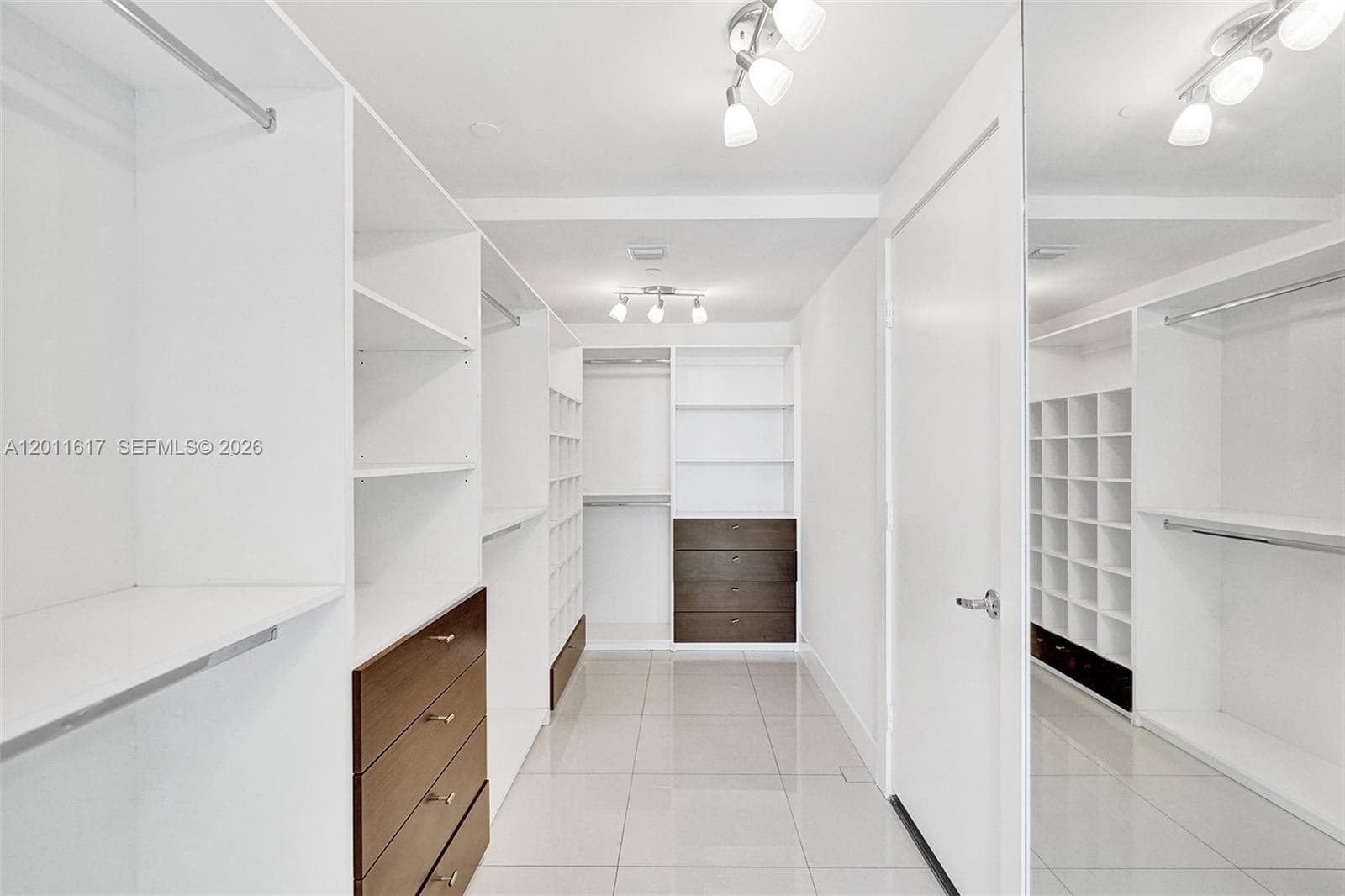 900 Biscayne Blvd # 1808, Miami FL 33132 — 8