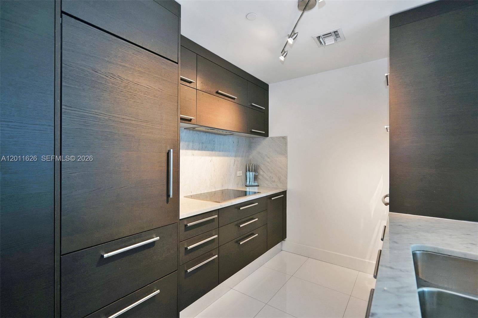 900 Biscayne Blvd # 5510, Miami FL 33132 — 12