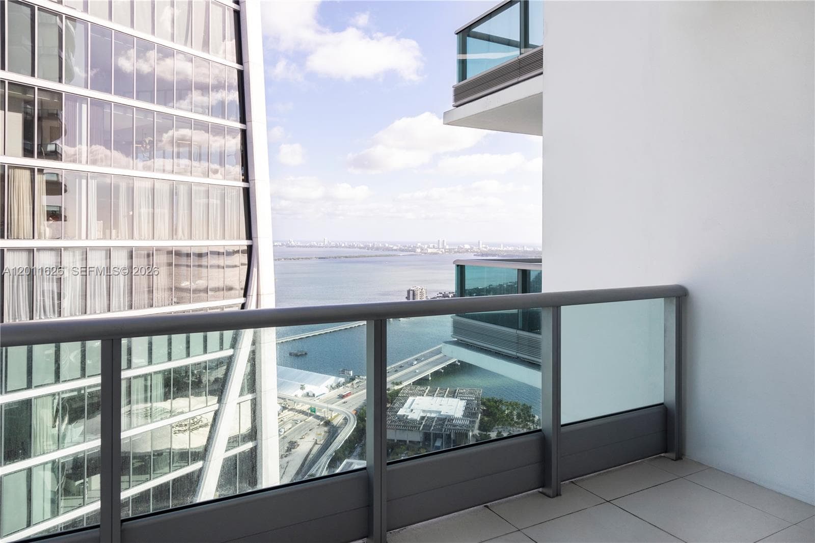900 Biscayne Blvd # 5510, Miami FL 33132 — 1