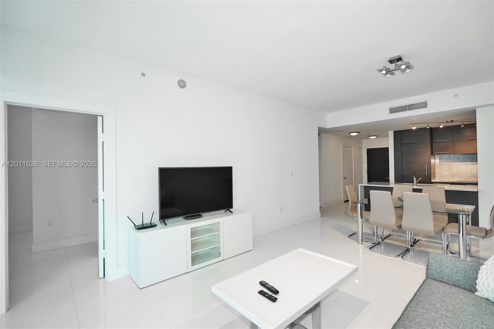 900 Biscayne Blvd # 5510, Miami FL 33132 — 9