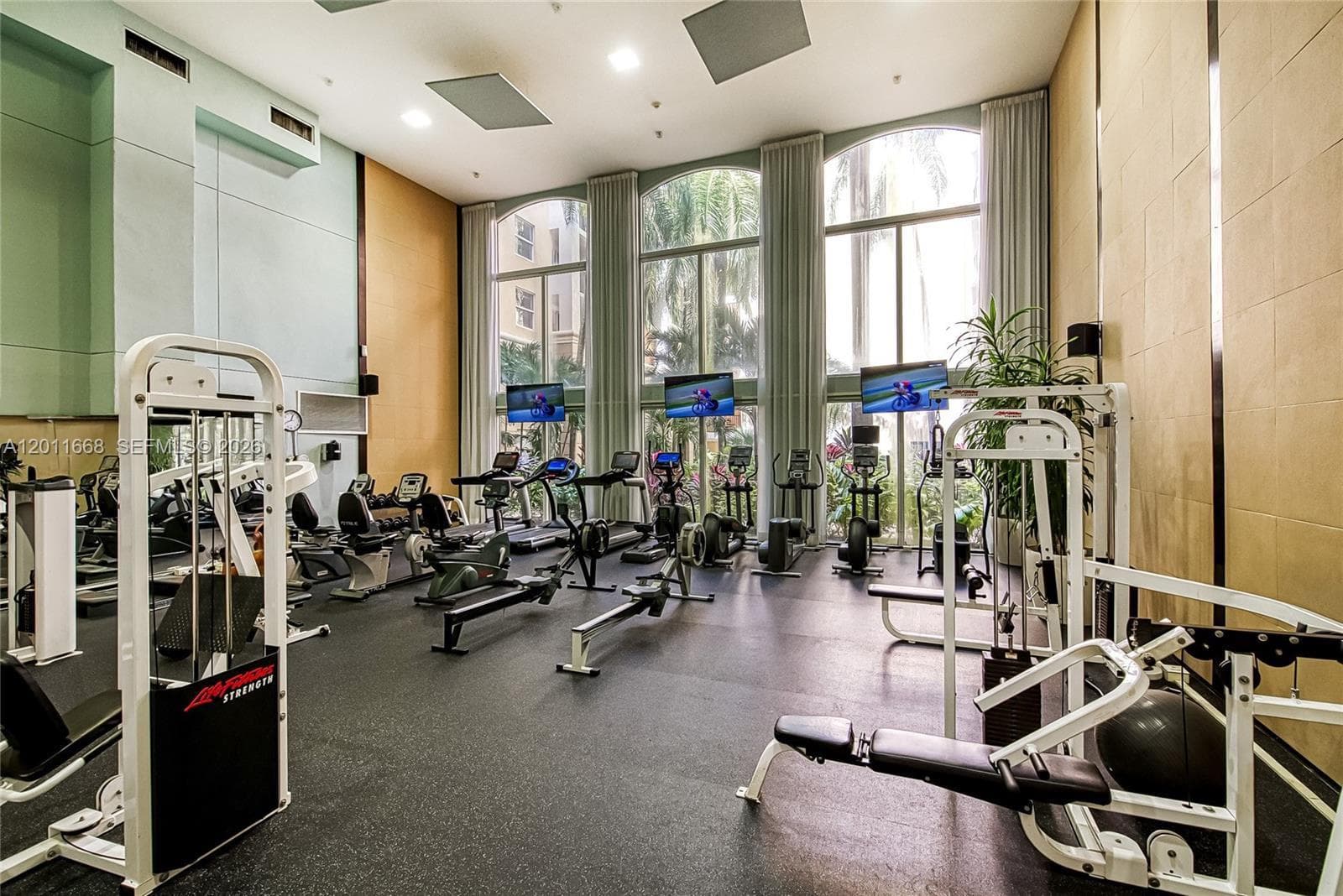 17100 N Bay Rd # 1810, Sunny Isles Beach FL 33160 — 30